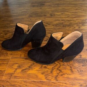 City Classified Black Suede Ankle Booties Tall Heeled Boots Women’s 7